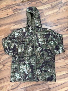 Men's Kryptek Hooded light puffer Jacket in Green Camouflage